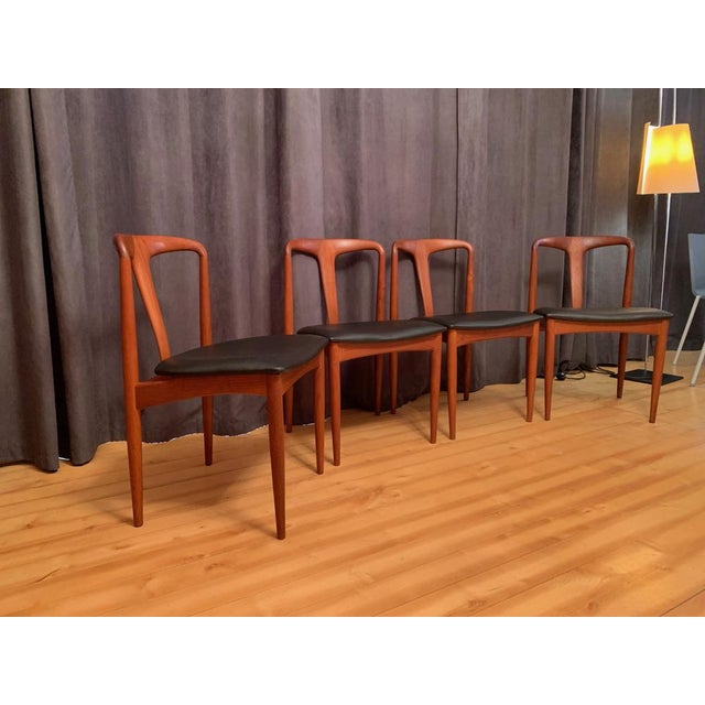 A set of four Juliane chairs by Johannes Andersen for Uldum Møbelfabrik from the 1960s. In very good condition. The chairs...