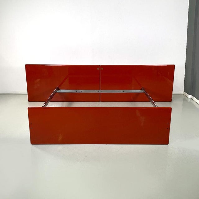 Italian modern red lacquered wood metal bed by Takahama for Simon Gavina, 1970s Rectangular bed with vermilion red...