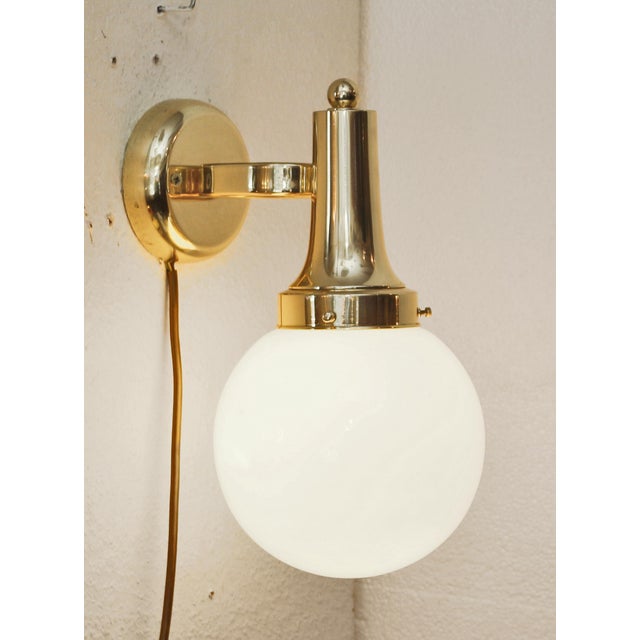 Vintage Art Deco Wall Lamp in Brass and Glass, 1920s For Sale - Image 4 of 10