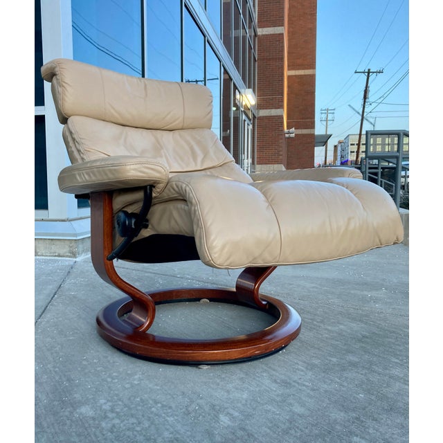 Ekornes Stressless Large Model “Savannah” Recliner Chairish