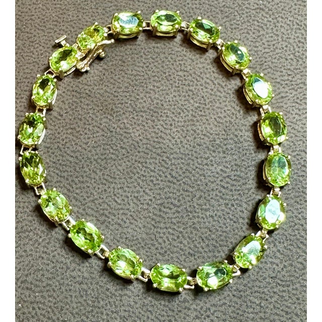 15 Carat Genuine Natural Pear Shape Peridot Tennis Bracelet 14 Karat yellow gold For Sale - Image 11 of 18