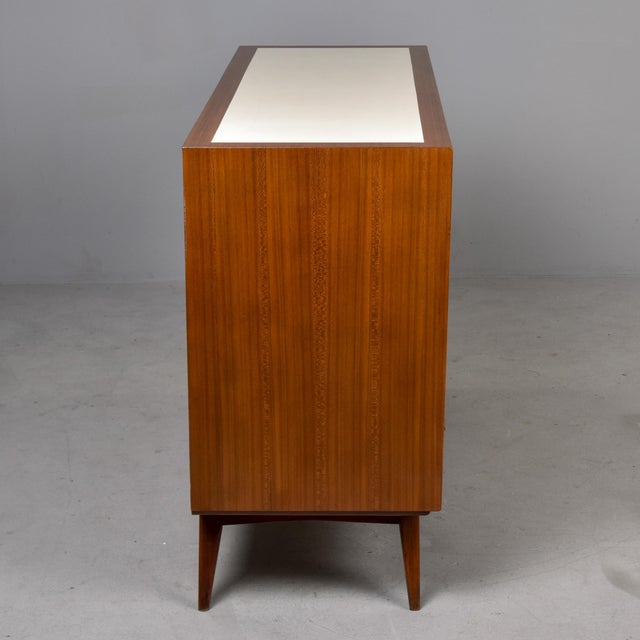Cream Italian Mid-Century Eight-Drawer Chest in Mahogany & Cream Lacquer For Sale - Image 8 of 12