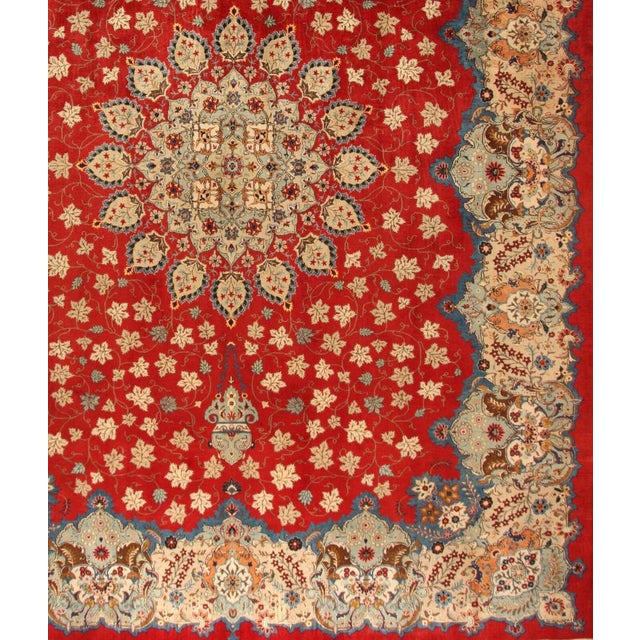 Middle Eastern Rug in Wool For Sale - Image 4 of 11