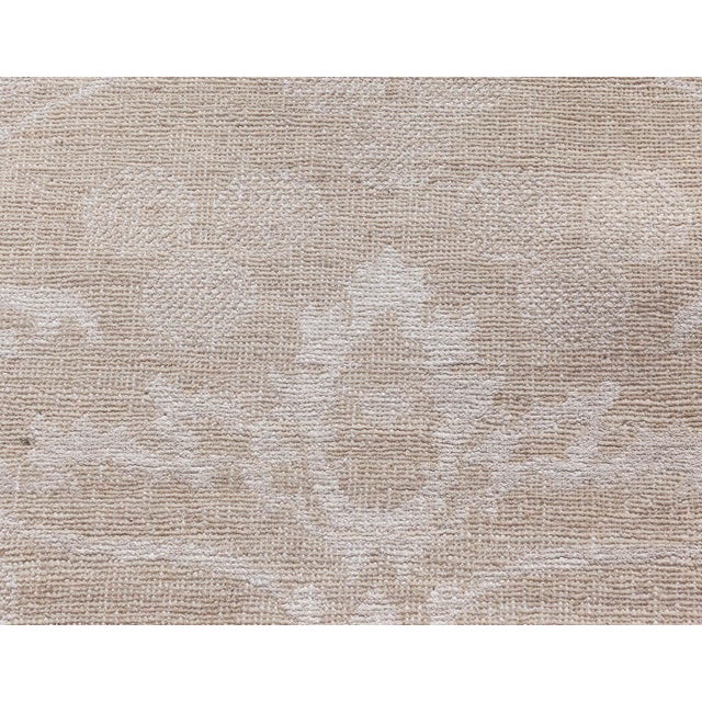 Modern Floral RA7 grey wool handmade rug by Doris Leslie Blau. Size: 10.0" × 13.5" (304 × 408 cm). This modern rug,...