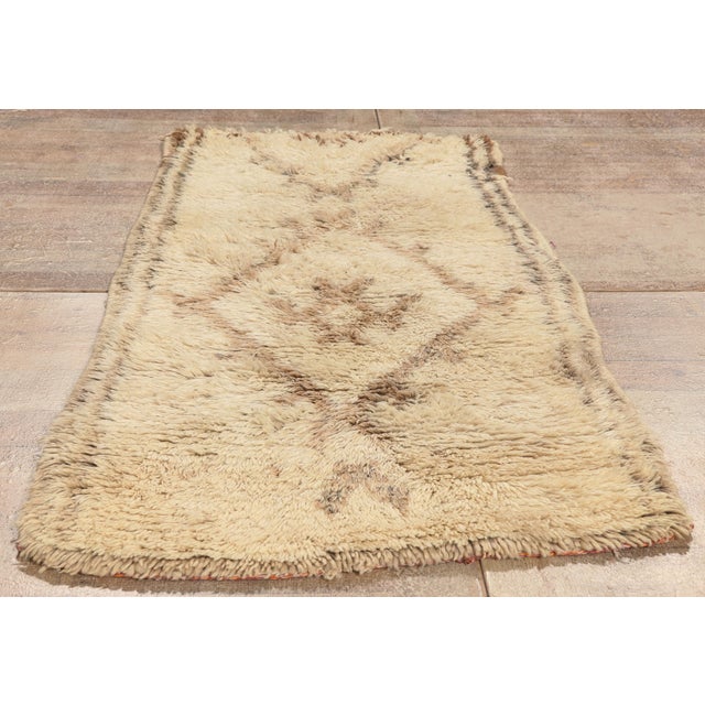 Vintage Azilal Moroccan Rug, 02'09 X 06'00 For Sale - Image 9 of 10
