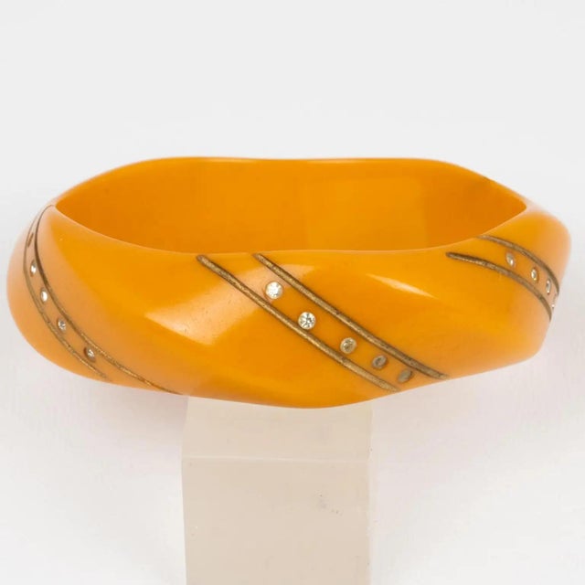 1930s Bakelite Carved Butterscotch Bracelet Bangle with Rhinestones For Sale - Image 5 of 5