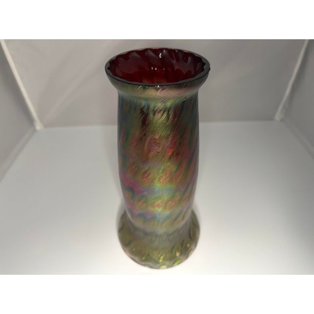 Rindskopf Iridescent Pepita Inverted Thumbprint Honeycomb Art Glass Vase for your consideration. The vase measures approx....
