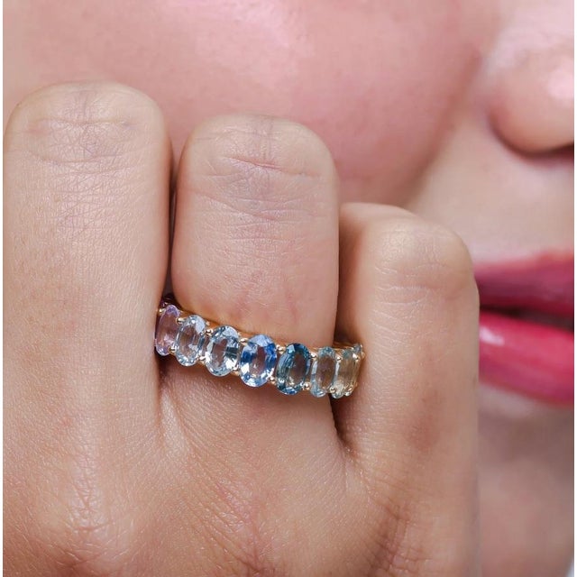 Natural 10.18 cts rainbow sapphire band ring in 18k gold For Sale - Image 13 of 18