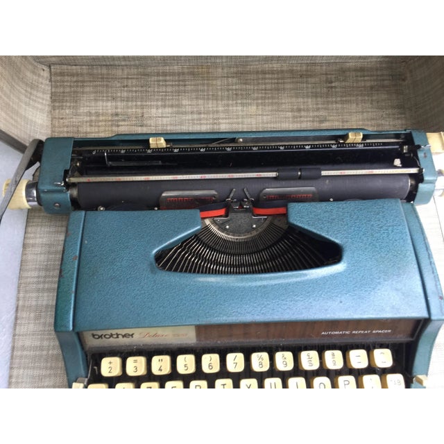 Metal Vintage Deluxe 1522 Typewriter from Brother For Sale - Image 7 of 15