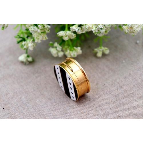 Pill Box in 18k Gold For Sale - Image 6 of 7