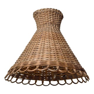 Handcrafted Rattan Diabolo Pendant Light in the style of Kalmar, 1960s For Sale