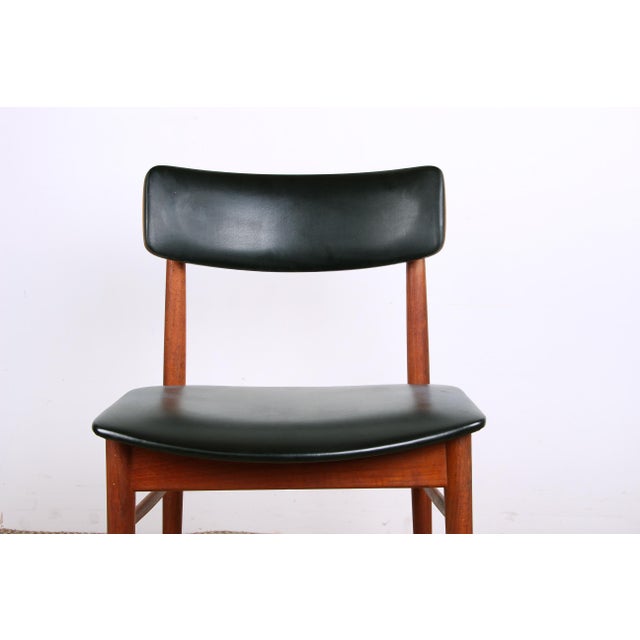 Danish Chairs in Teak, Black Skai and Brass by Sven Chrobat for Sax, 1960, Set of 4 For Sale - Image 4 of 18