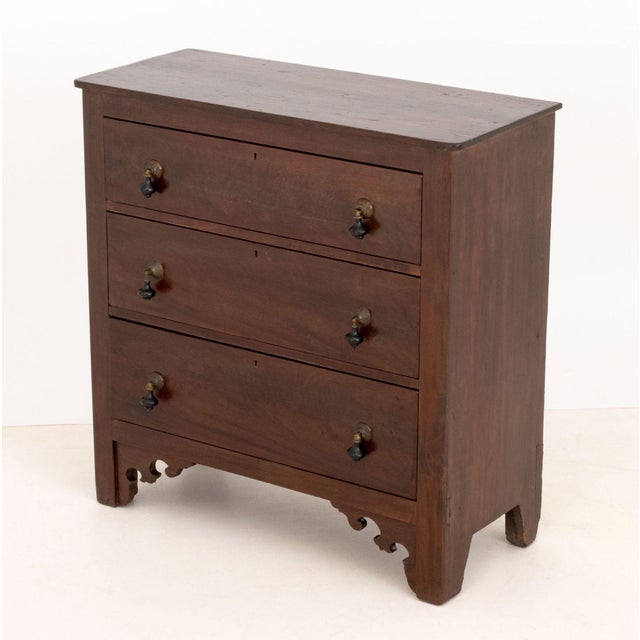 Arts and Crafts Style Oak Chest of Drawers For Sale In New York - Image 6 of 9