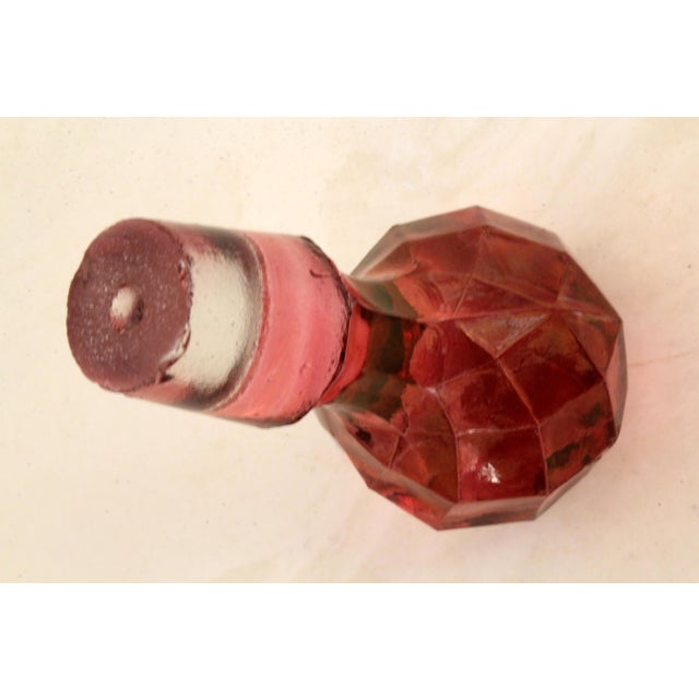 Vintage 1960s Bohemian Cranberry Crystal Decanter & Murano Gold Flake Ruby Glass Bowl Set – Barware Vignette For Sale - Image 16 of 17