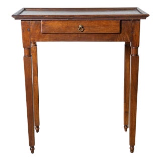 Italian Louis XVI Walnut Side Table with Gallery Top, Tuscany, 18th Century For Sale