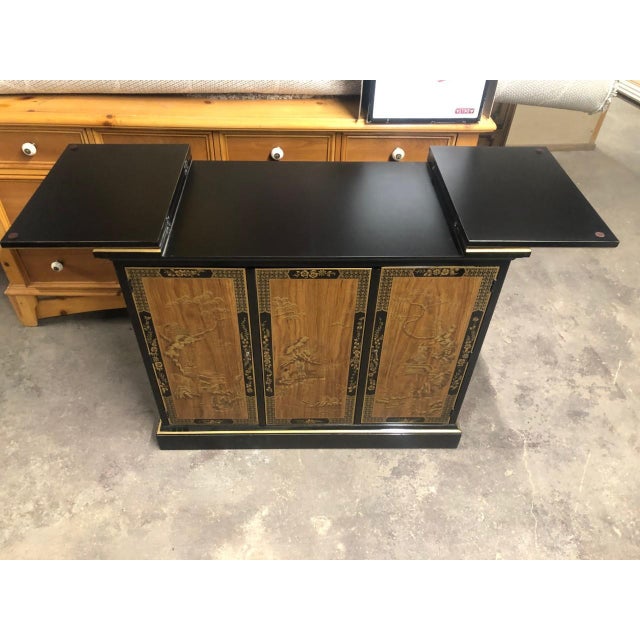 This highly sought-after Drexel server is prized for its versatility and ease of placement throughout the home. The top...