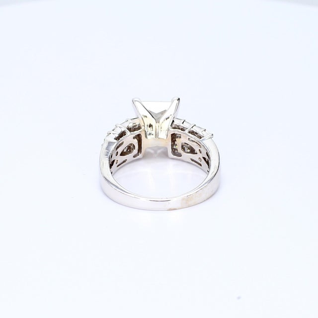 Gia Certified Princess Cut Diamond Engagement Ring in 18k White Gold - Size 5 For Sale In Phoenix - Image 6 of 9