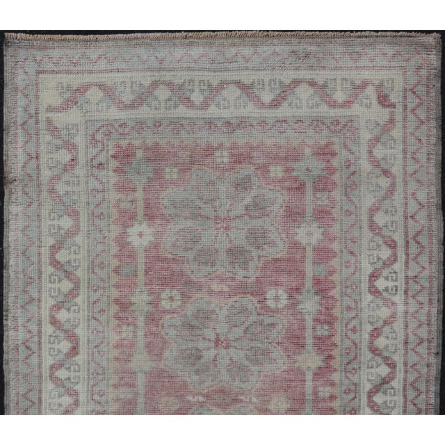 Measures: 3'0 x 4'0 Elegant Oushak Rug From Turkey with Medallion Design in Light Colors. Keivan Woven Arts / rug...