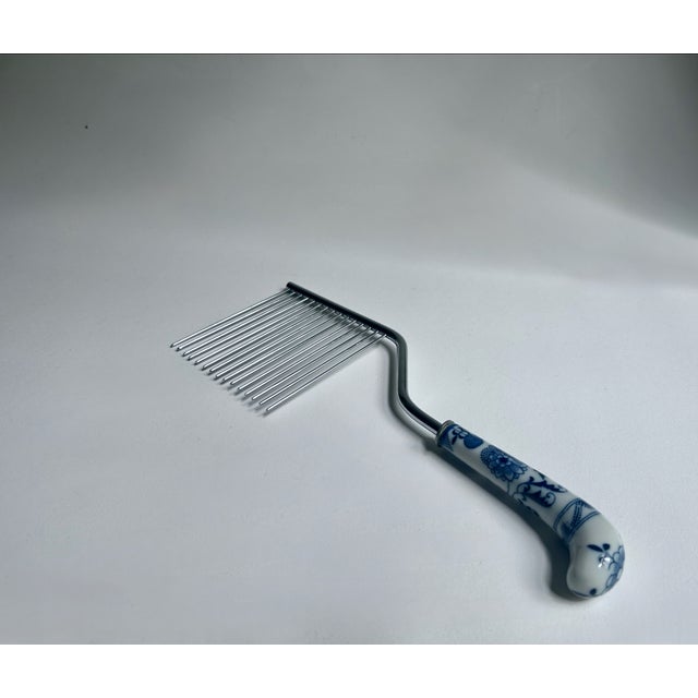 Blue Danube Mid 20th Century Japanese Blue Danube Porcelain Cake Breaker For Sale - Image 4 of 18