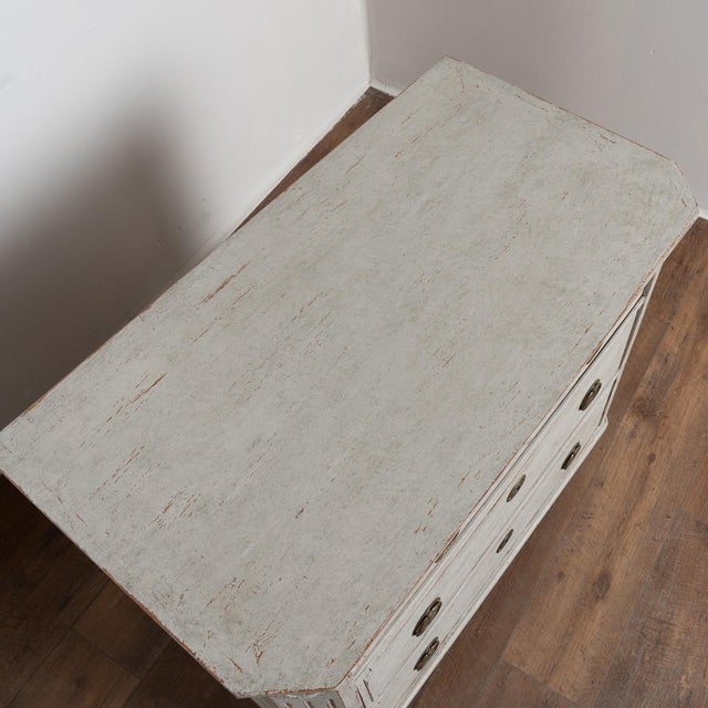 Pair of 19th Century Swedish Gustavian Chests of Three Drawers For Sale - Image 4 of 12