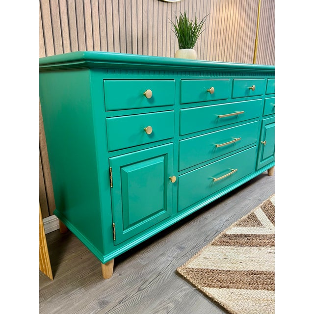 1990s 1990s Luxury Ethan Allen Buffet in Emerald Green – Solid Wood, Gold Hardware For Sale - Image 5 of 6