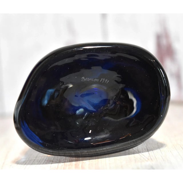 1990s Modern Sleek Branson Midnight Blue Slender Art Glass Calla Vase, Signed For Sale - Image 12 of 13