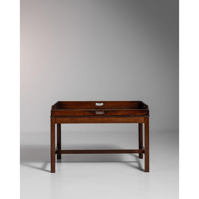 Traditional Early 20th Century United Kingdom Rich Mahogany Mahogany Butler'S Tray Table For Sale - Image 3 of 10