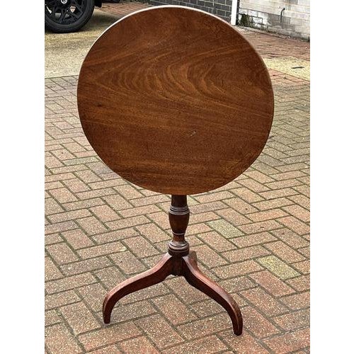 Georgian Mahogany Tilt-Top Wine Table For Sale - Image 5 of 11