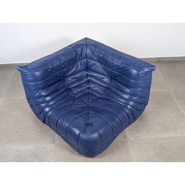 Ligne Roset Vintage Togo Corner Sofa in French Blue Leather by Michel Ducaroy for Ligne Roset, 1980s For Sale - Image 4 of 16