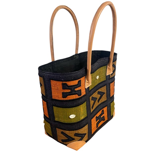 Tribal Sewn & Embroidered Large Raffia /Leather Tote Bag Madagascar For Sale - Image 3 of 6