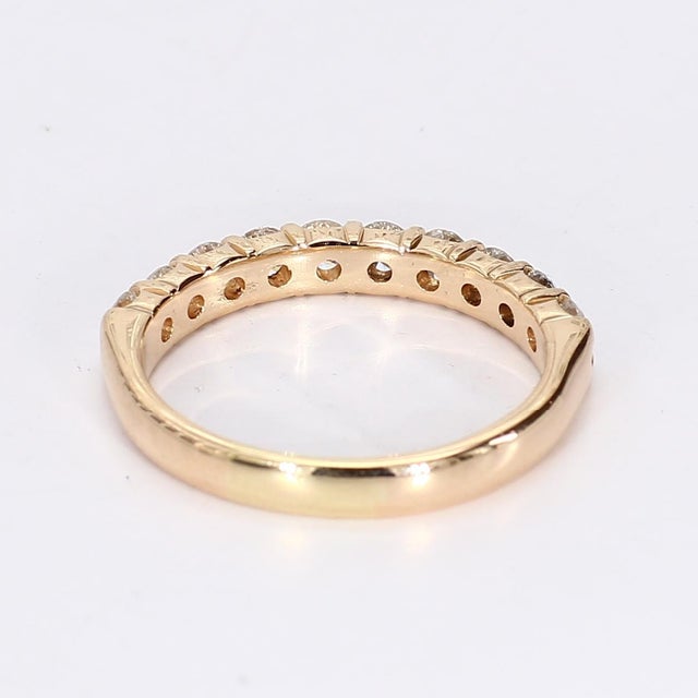 Modern Late 20th Century 14k Yellow Gold Wedding Band With 10 Round Brilliant Diamonds - Size 8.5 For Sale - Image 3 of 5