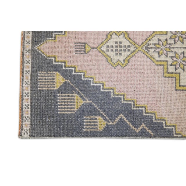 Traditional 1960s Pink & Gray Vintage Turkish Mini Rug 1'10" X 3'6" For Sale - Image 3 of 5