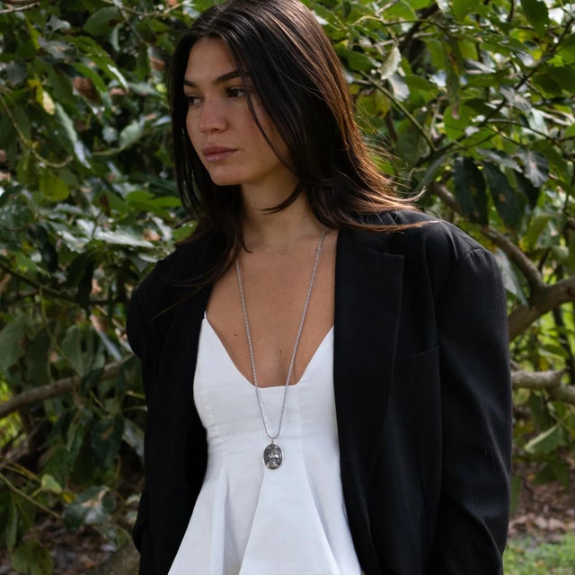 Silver Warrior Goddess Medallion Necklace For Sale In Miami - Image 6 of 12