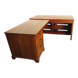 Ethan Allen Solid Cherry Corner Executives Desk For Sale