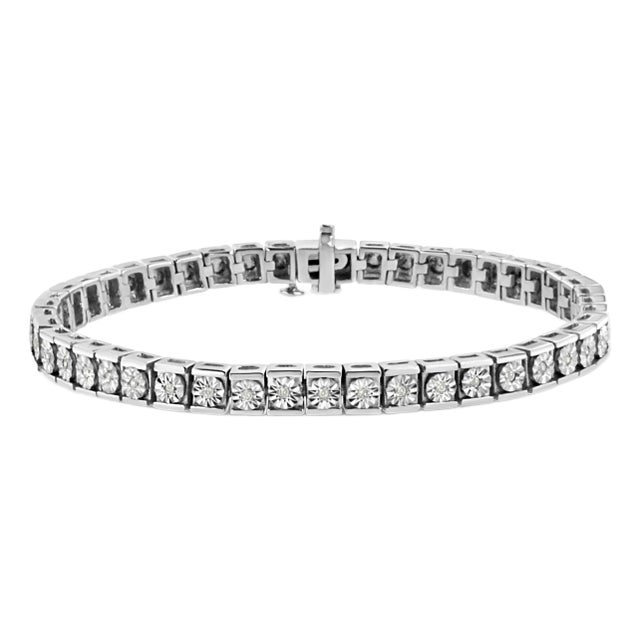 .925 Sterling Silver Miracle Set Diamond Accent Classic Tennis Bracelet (I-J Color, I2-I3 Clarity) - 7.25" For Sale