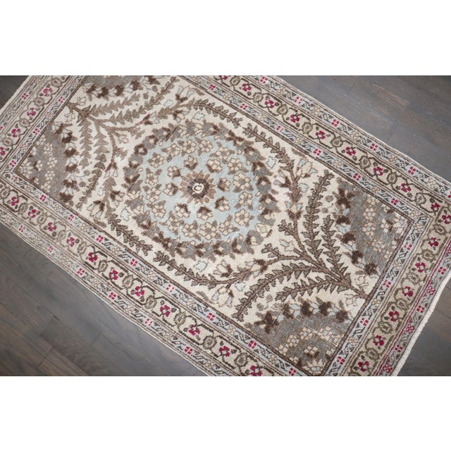 Early 20th Century Formal Persian Tabriz Small Rug rug no.j5090 For Sale - Image 5 of 6