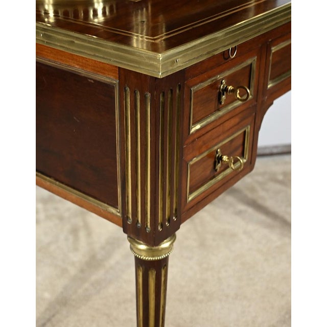 Small Louis XVI Mahogany Showcase For Sale - Image 18 of 18