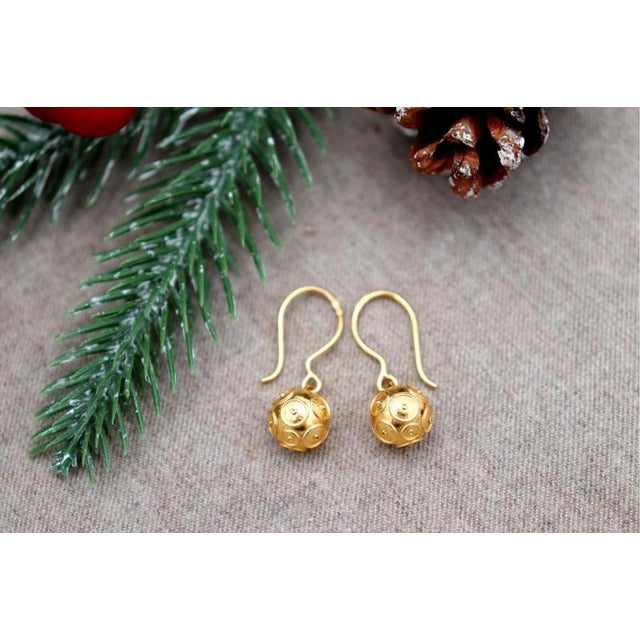 Earrings in 19.2k Gold, Set of 2 For Sale - Image 5 of 6