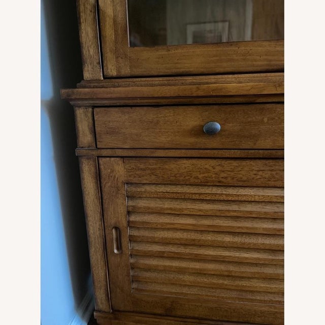 Ethan Allen Tango Sideboard & Hutch – 54.5″w, Glass Upper Cabinet & Louvered Base For Sale - Image 13 of 13