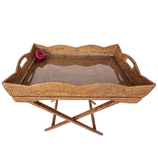 Coastal Artifacts Rattan Scallop Design Butler Tray with Wooden Legs with Glass Insert, Honey Brown For Sale - Image 3 of 4