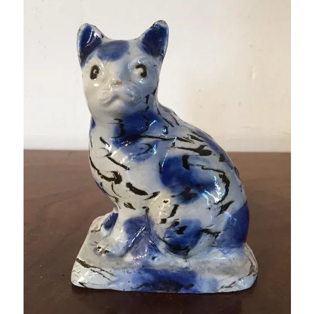 Traditional 1740 Staffordshire Pottery Salt Glaze Stoneware Agate Cat For Sale - Image 3 of 11