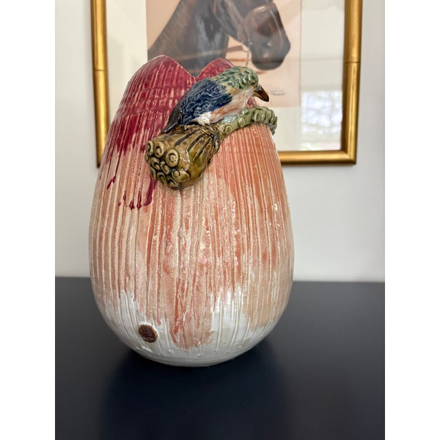 Raspberry Pink Vintage Majolica Bird Water Lily Vase Chinese Ceramic 10''h For Sale - Image 8 of 14