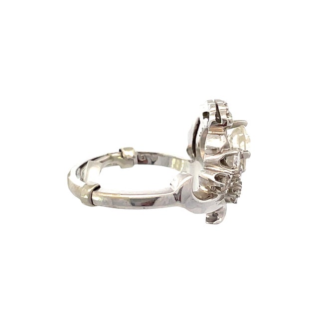 Estate 14k Gold 1.5 Carat Weight Diamond Flower Design Ring, Size 5.75 For Sale - Image 9 of 10
