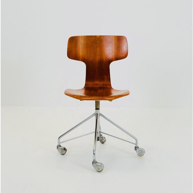 Mid-Century Model 3113 Swivel Desk Chair in Teak by Arne Jacobsen for Fritz Hansen, 1960s For Sale - Image 5 of 11
