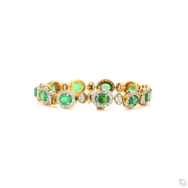 Early 21st Century 2.51 Carat Round Brilliant Cut Diamond Emerald Gold Bracelet For Sale - Image 5 of 9