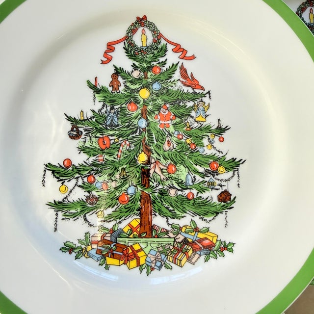 Bright Green MCM Georges Briard Yule Tide 10.25” Dinner Plates Vintage Christmas Tree Plates - Set of 7 For Sale - Image 8 of 11