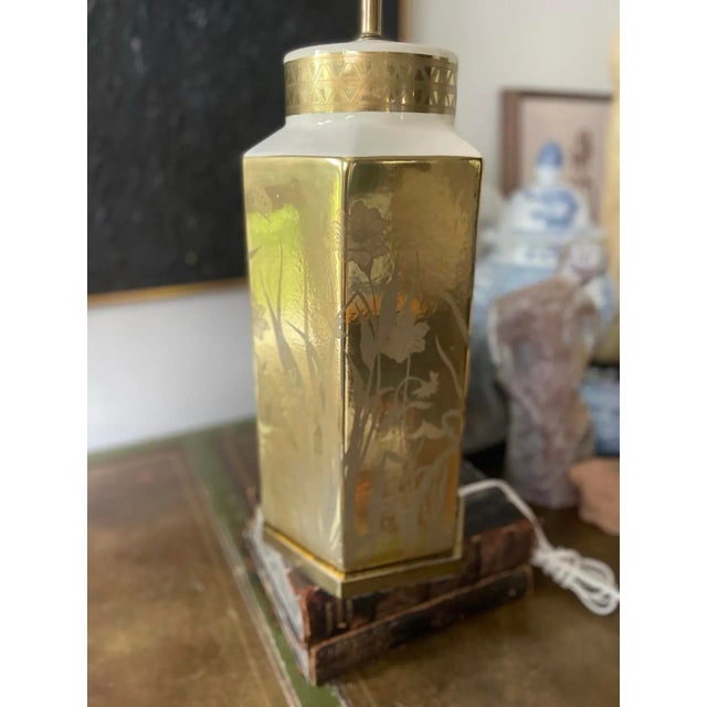 Chinoiserie Vintage Gold and Cream Chinoiserie Lamp For Sale - Image 3 of 8