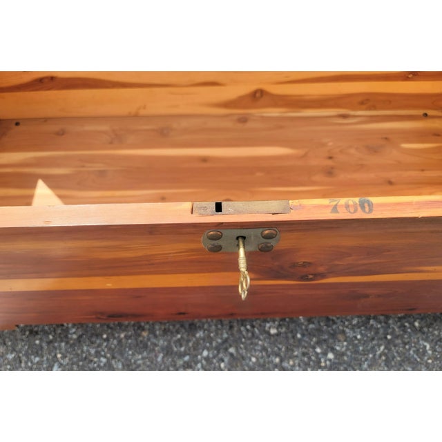 1960s Vintage Solid Pine Blanket Chest on Steel Wheels and Working Lock For Sale - Image 5 of 9