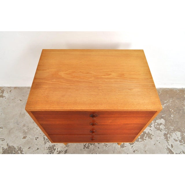 Danish Oak and Teak Chest of Drawers by Børge Mogensen for Karl Andersson & Söner, 1960s For Sale - Image 6 of 11