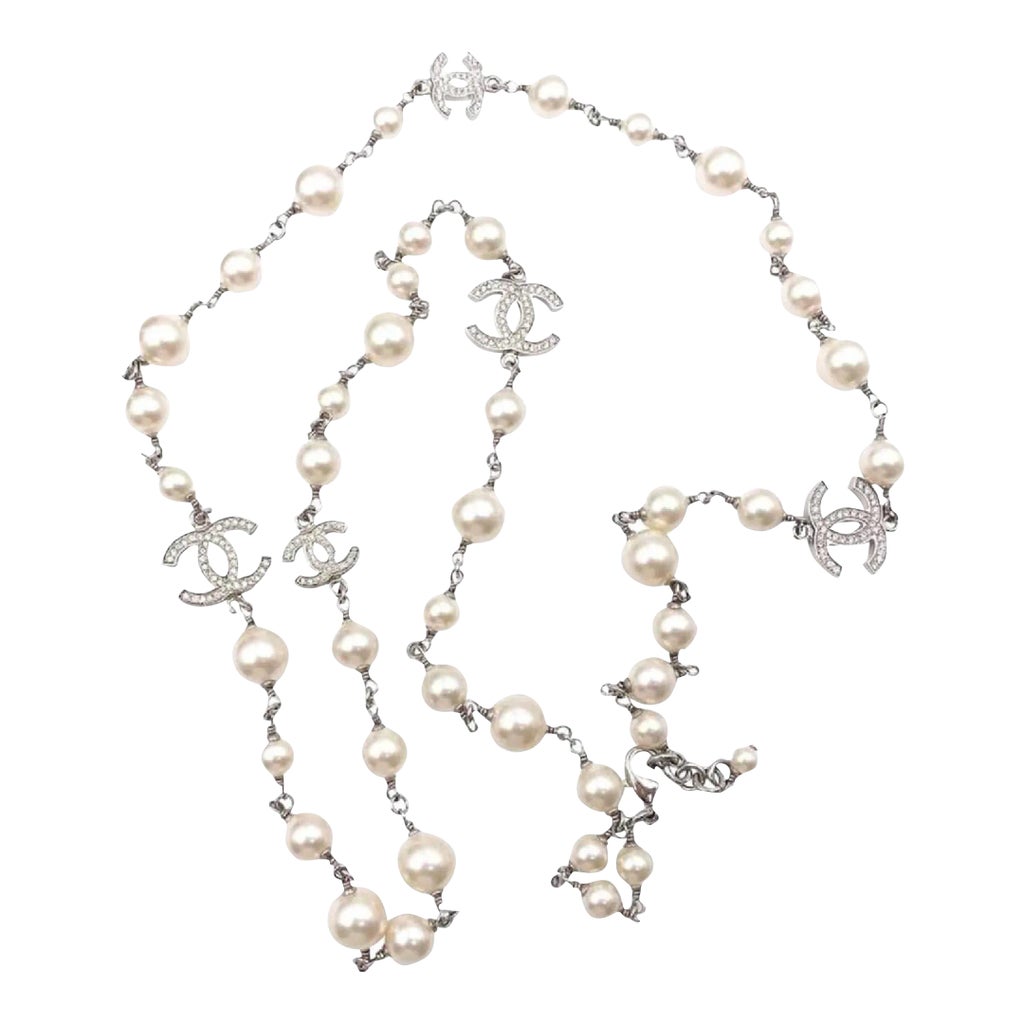 Chanel Faux Pearl CC Crystal Belt / Long Necklace CHANEL - CC Faux Pearl Crystal Silver Tone Long Station  main image 3